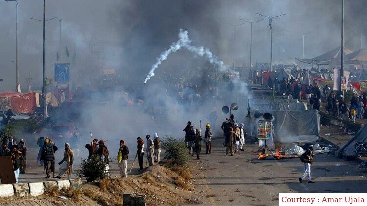 The citizens of Pakistan attacked their own sanayas.