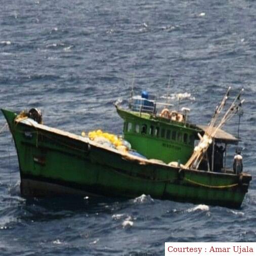 The ICG saved the drivers of the boat trapped in the middle of the sea.