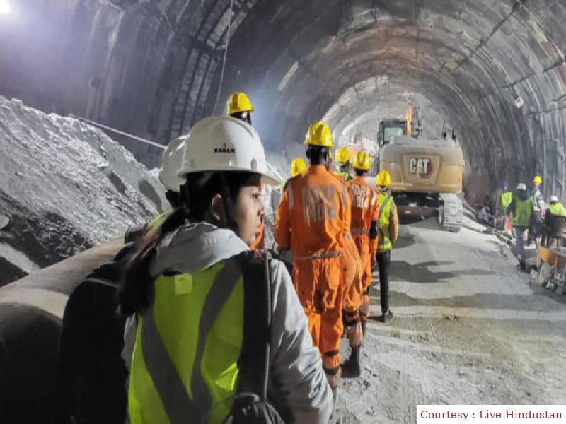 The lives of 40 people trapped for 130 hours still in danger, the new machine bearing also broke.