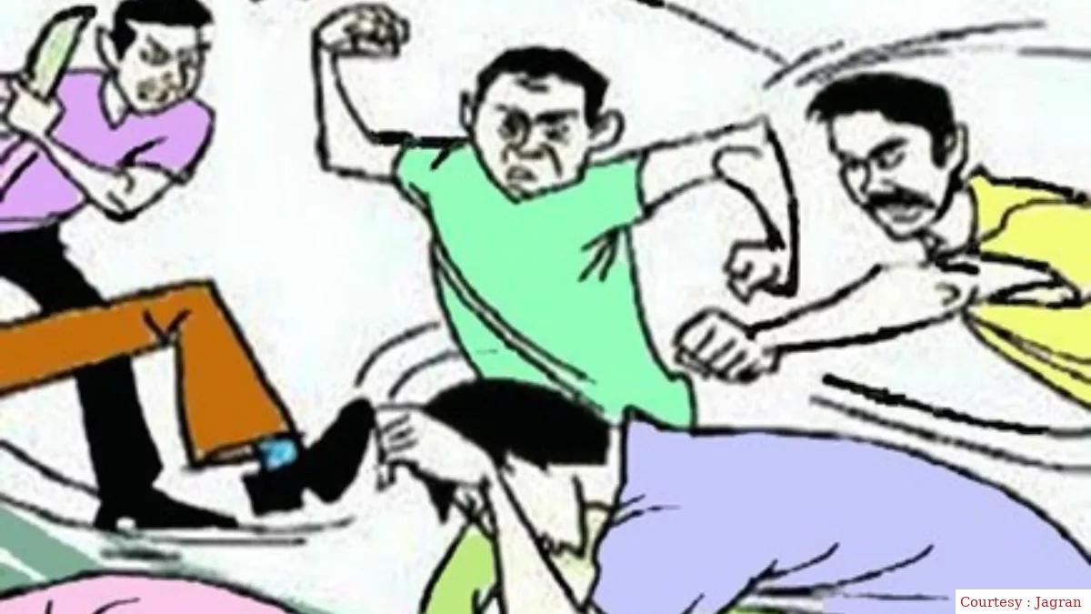 The miscreants ran and beat the students from Patna University campus to the road, tore the clothes of the girl students