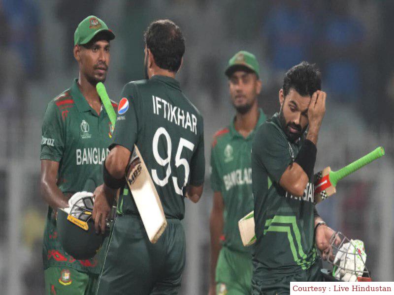 The Pakistani team remained in controversies over offering Namaz in the middle ground.
