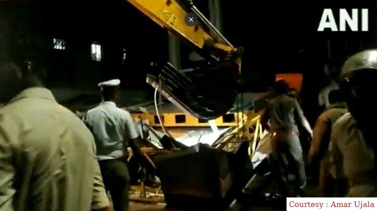 The roof of a petrol pump collapsed due to heavy rains, one killed, six injured.