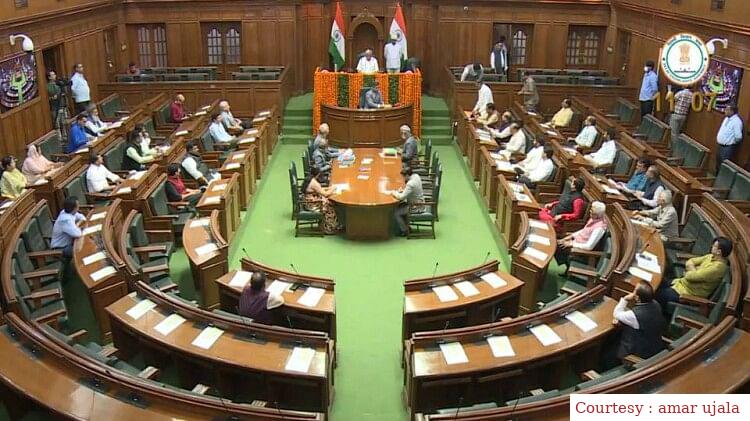 The special session of the Delhi Assembly is starting, politics can be hot again.