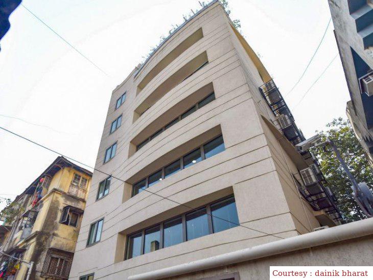 The threat of terrorist attack is hovering at Mumbais Chabad House, police increased security.