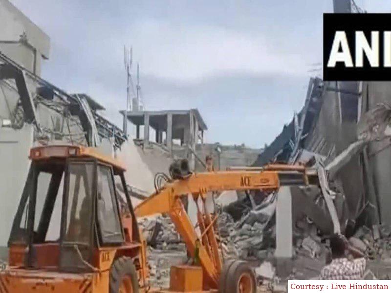 The wall collapsed during the construction of indoor stadium, three people died.