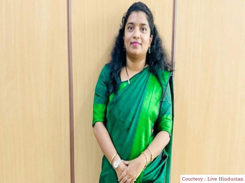 The woman geologist officer living in Bengaluru was strangled to death.