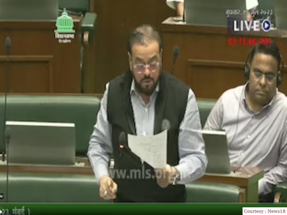 There was a lot of uproar in Maharashtra Legislative Assembly, SP MLA Abu Azmi refused to speak Vande Mataram