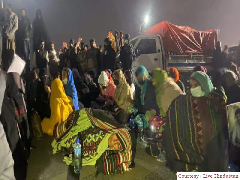 Thousands of Baloch surrounded Islamabad, police also lathi -charged on women and children.