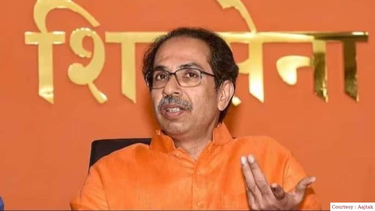 उद्धव ठाकरे सुप्रीम कोर्ट पहुंचे।