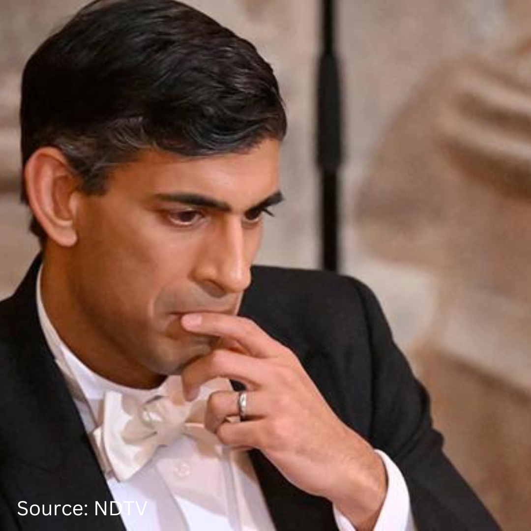UK PM Rishi Sunak apologized for removing his car seat belt