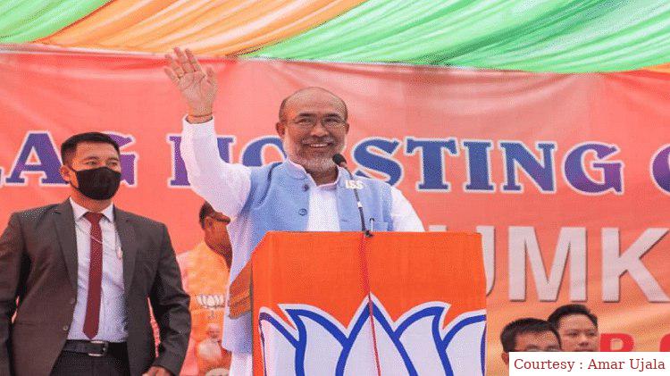 बीरेन सिंह के कार्यक्रम पर अनियंत्रित भीड़ का हमला।