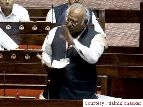 Uproar in the new Parliament regarding the Womens Reservation Bill, Kharge said- Dalit women do not get rights.