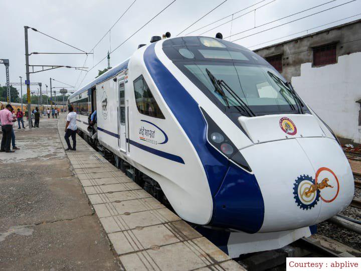 Vande Bharat train again stoned, windows on Bangalore-Dharwad route with broken stone.