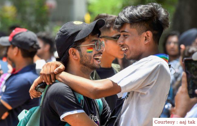 समलैंगिकों और केंद्र सरकार की तकरार।