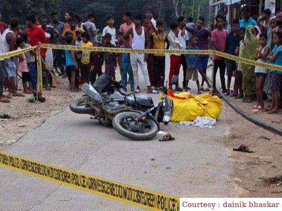पॉलीथिन में शव बांधकर बाइक से ठिकाने लगाने का मामला, दो आरोपियों के खिलाफ मुकदमा दर्ज।