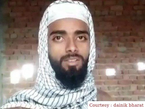 मुस्लिम लड़की के प्यार में पागल हिंदू लड़के ने किया अपना धर्म परिवर्तन।