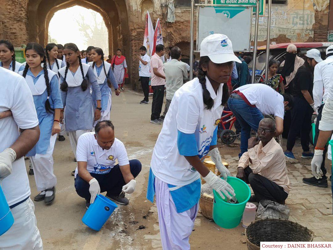 अयोध्या : 7 स्कूलों के 5000 बच्चों ने इंडियन स्वच्छता लीग 2.0 पखवाड़े की फ्लैग रन निकाला।