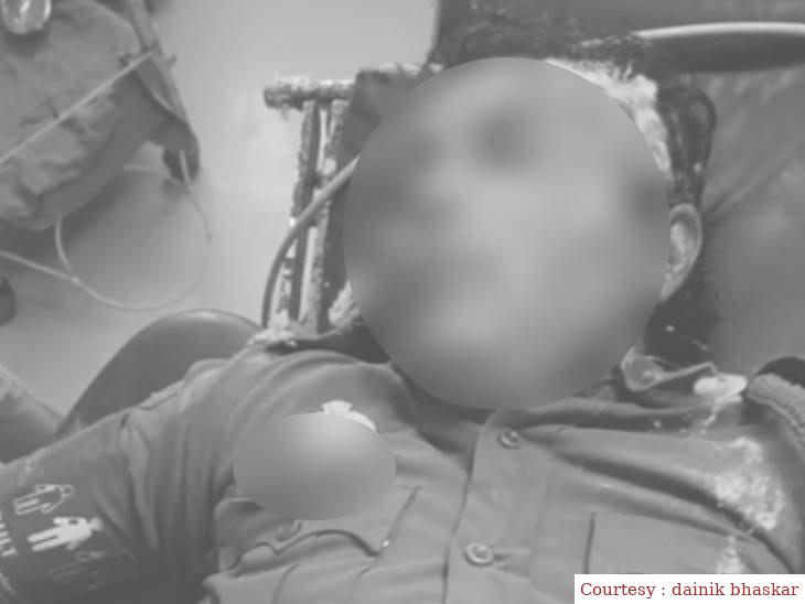 अयोध्या : हनुमानगढ़ी में ड्यूटी कर रही महिला सिपाही कर्मी ट्रेन में घायल अवस्था में मिली, शरीर पर चाकू के निशान मिले।