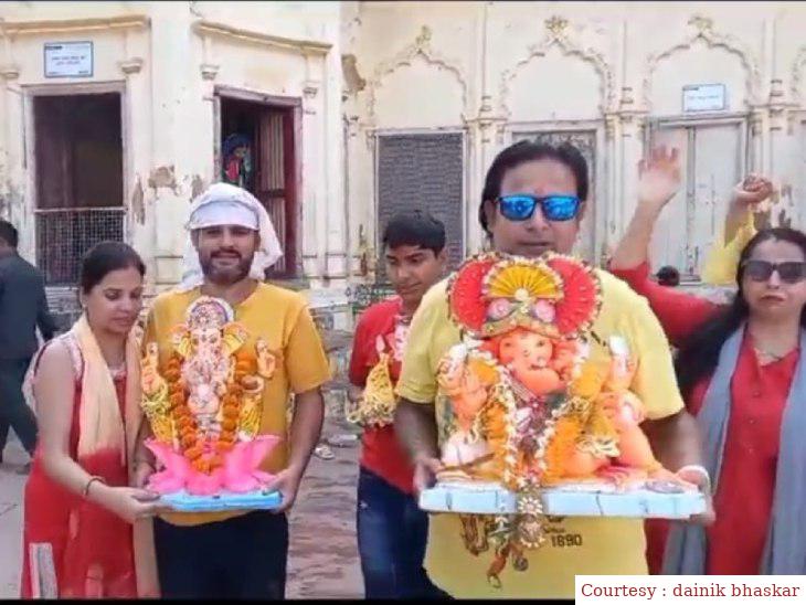 अयोध्या : जुलूस के बाद गणेश प्रतिमाओं का विसर्जन किया गया।