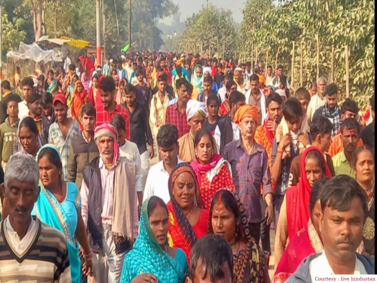 अयोध्या : 14 कोसी परिक्रमा में शामिल हुए देश-विदेश के लाखों श्रद्धालु।