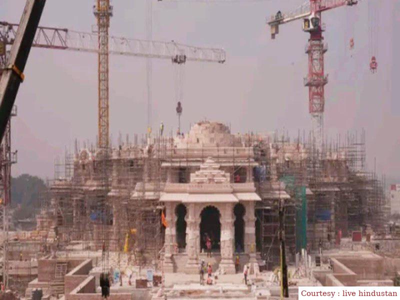 अयोध्या : राम मंदिर दर्शन करने आए विदेशी भक्तों की मदद के लिए रहेंगे भाषा मित्र।