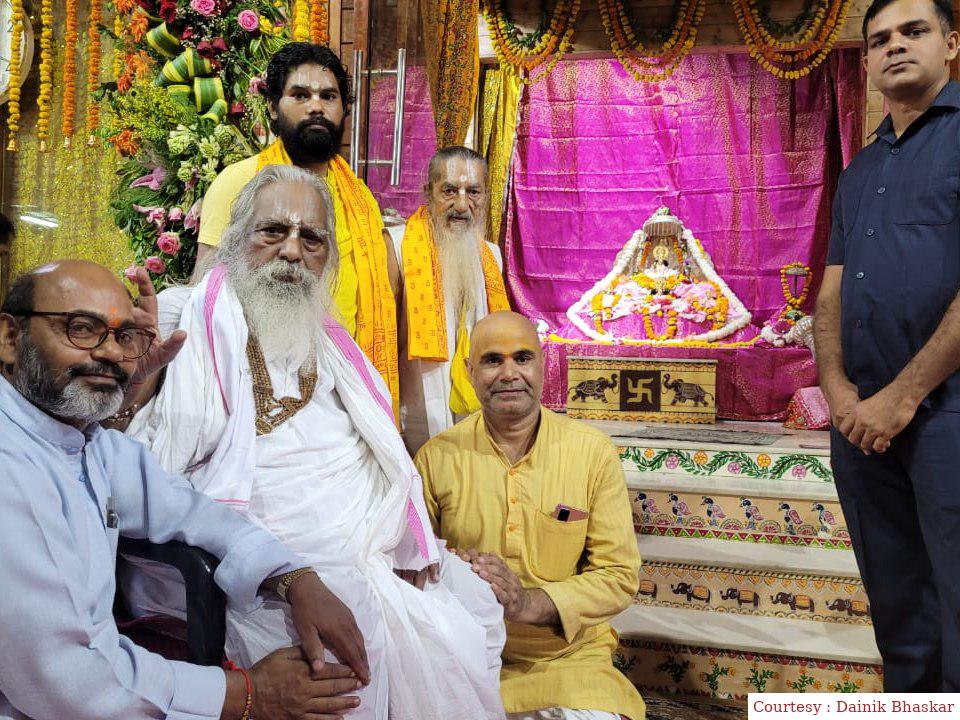 Ayodhya: Mahant dance Gopal Das arrived to see Ramlala.