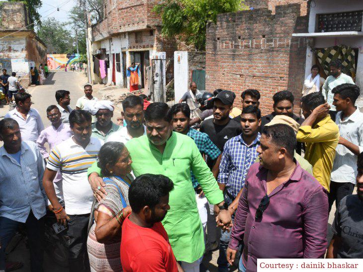 पूर्व मंत्री पवन पांडेय मिले परिक्रमा मार्ग के पीड़ितों से, भाजपा को लेकर दिया बयान।