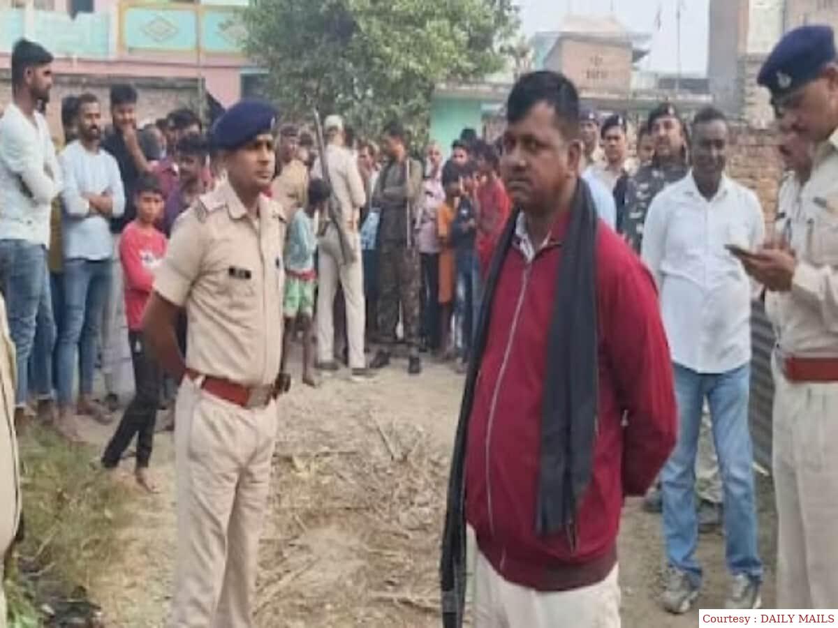 Gopalganj: 12 people crushed 12 people due to land dispute.