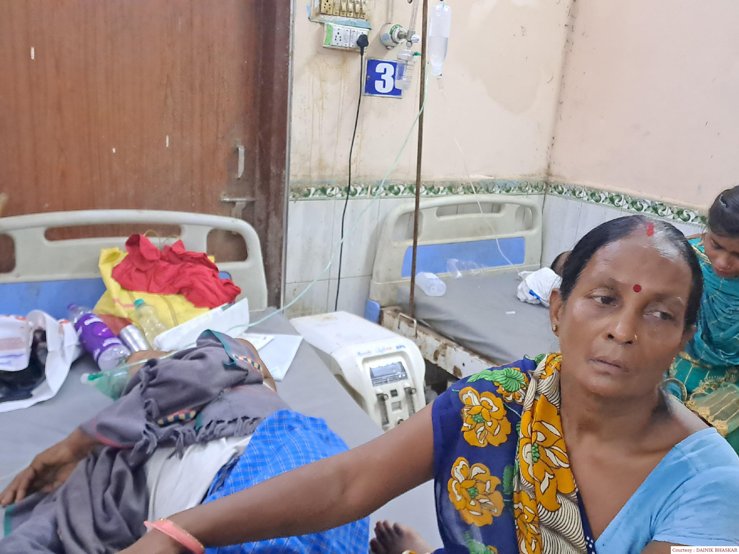 गोपालगंज : बंद ऑक्सीजन का पाइप लगाया मरीज को, शिकायत के बावजूद स्वास्थ्य कर्मियों की लापरवाही।