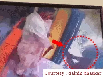 In film style with a katta, 7 miscreants looted 70 lakhs in the jewelery shop.