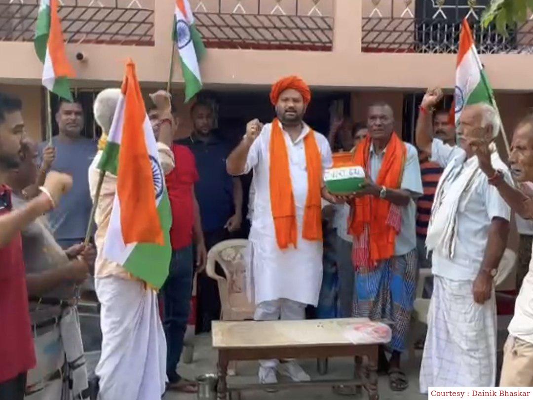 सीवान : प्रधानमंत्री के जन्मदिन के अवसर पर पूरे जिले से संग्रह की जा रही मिट्‌टी।