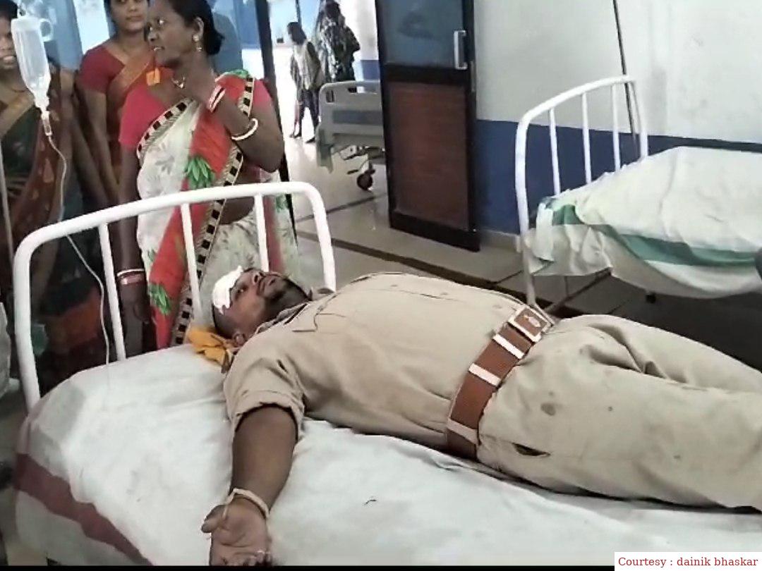 सीवान : शराब तस्कर के घर वालो ने पुलिस पर किया हमला, दो पुलिसकर्मी घायल।