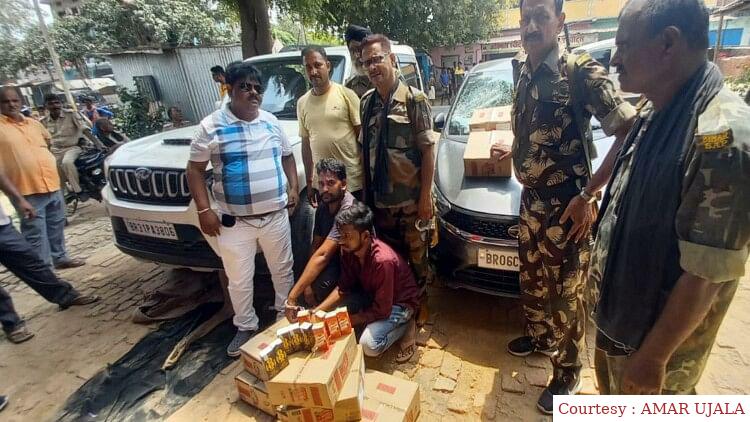 सीवान : मद्य निषेध विभाग ने 90 कार्टून शराब जब्त की, दो माफिया गिरफ्तार।