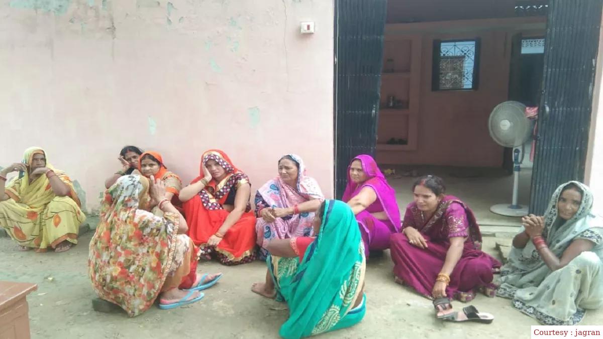 सुल्तानपुर : कमरे में फासी पर लटका मिला सहायक अध्यापक का शव।