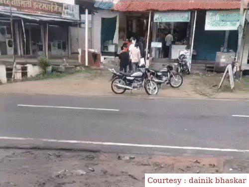 लूट के नियत से आए लेकिन लोगों के डर से बिना लूट के हुए फरार।